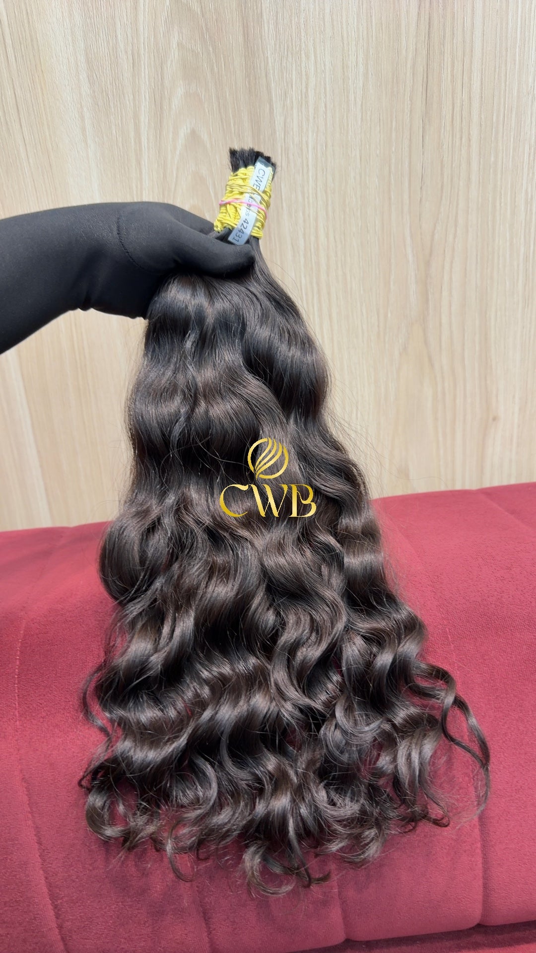 Mega hair castanho médio ondulado 49cm — peça exclusiva CWB