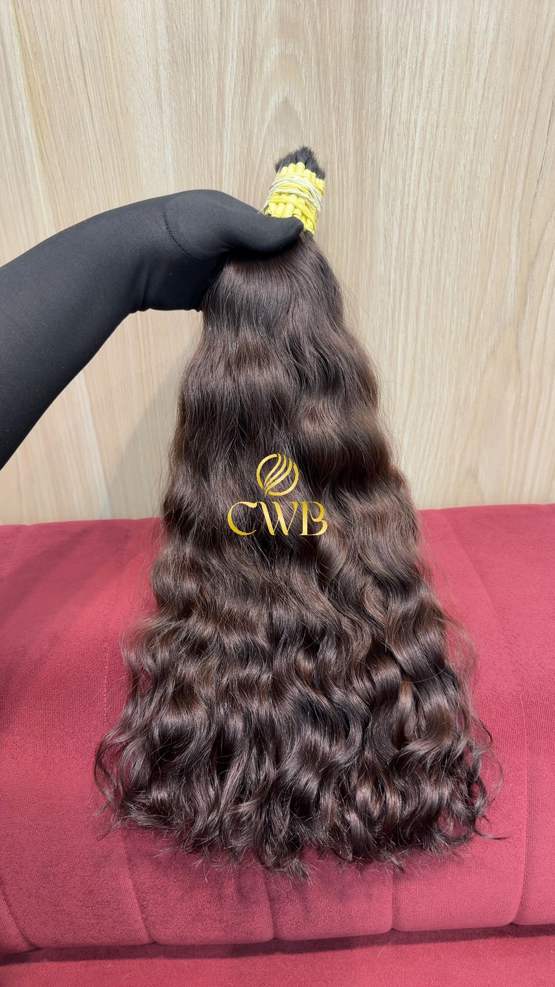 Textura do mega hair castanho claro ondulado natural CWB — peça única