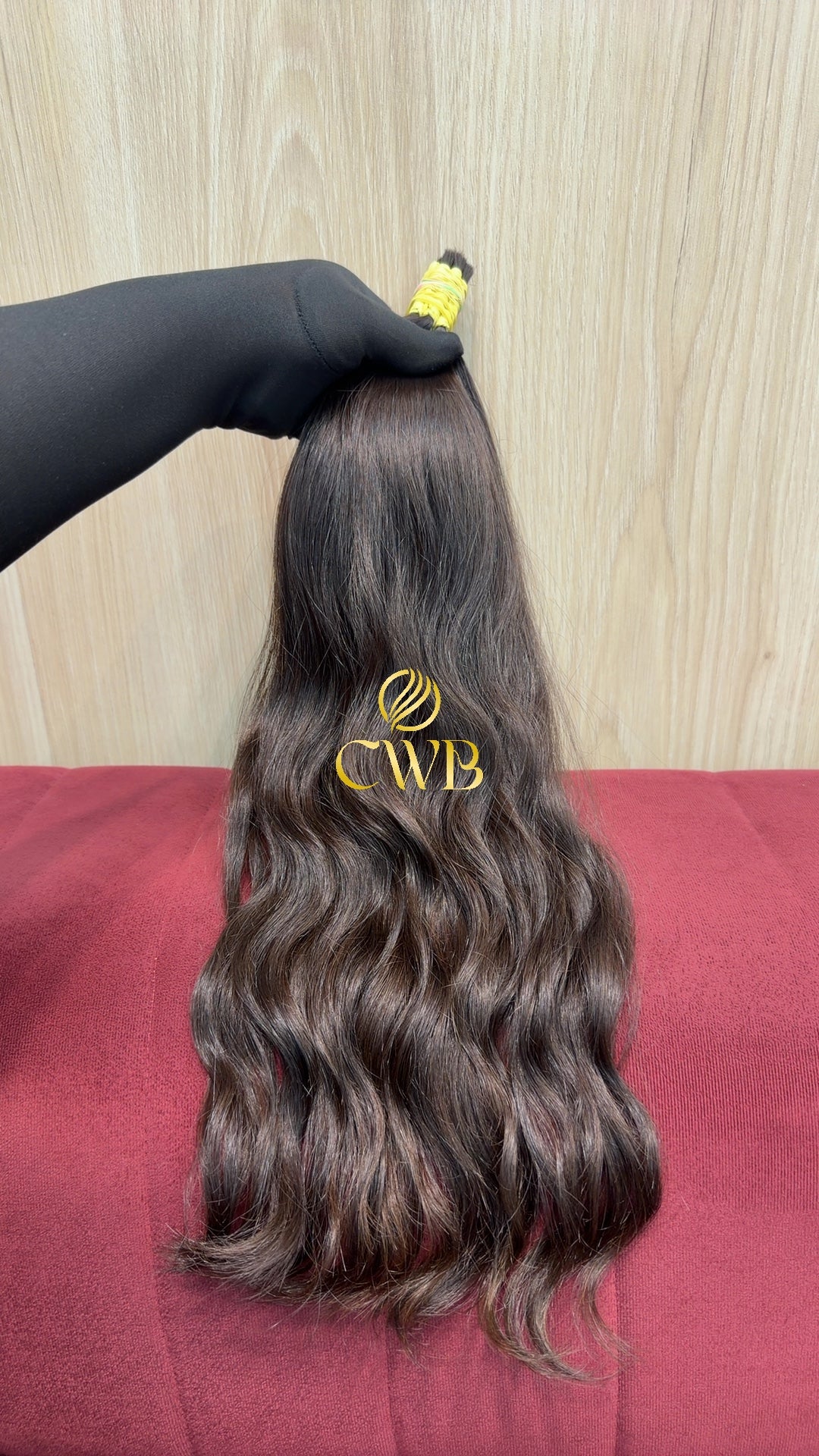 Textura do mega hair castanho claro ondulado natural CWB — peça única