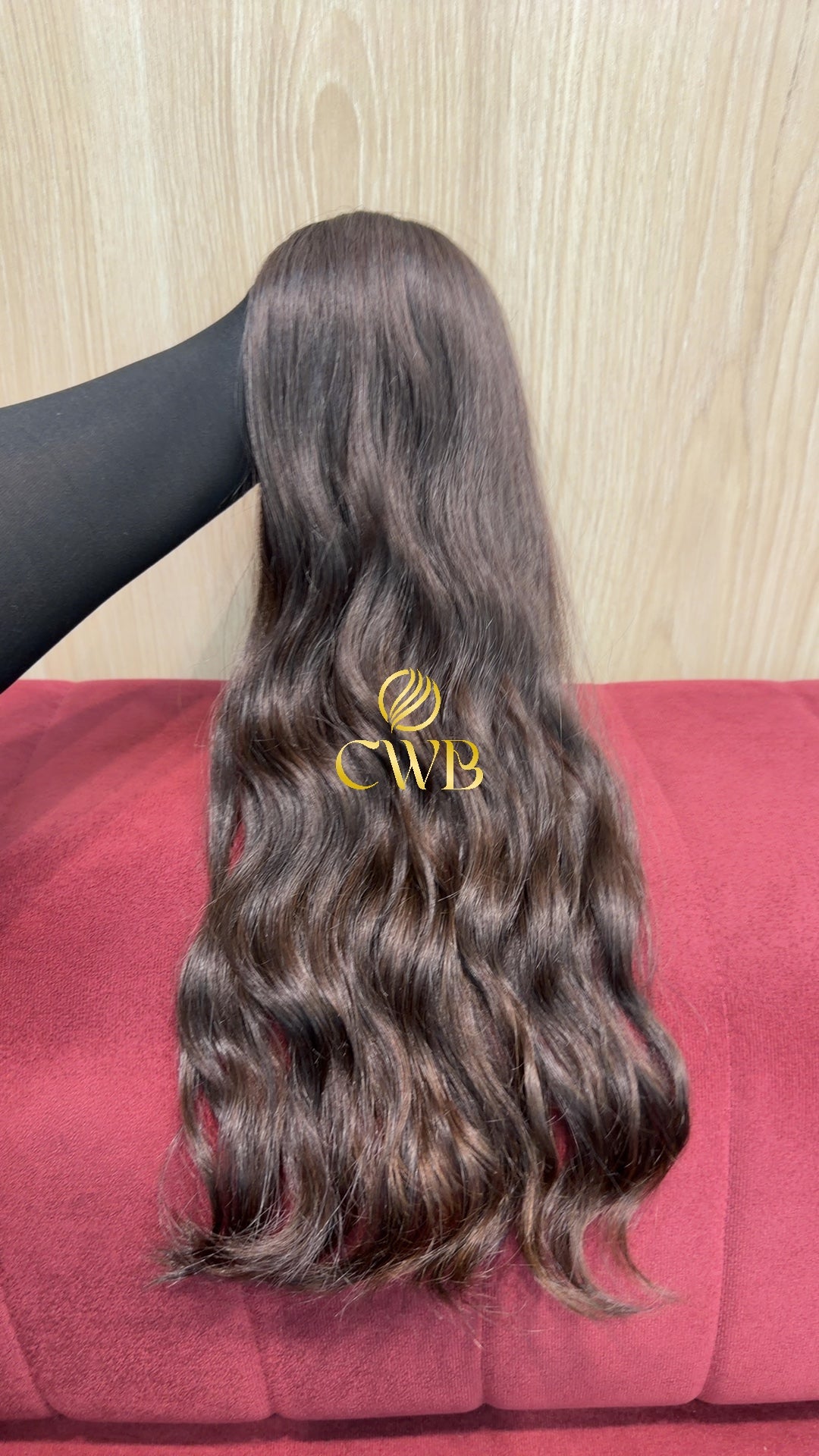 Cabelo castanho claro 55cm sendo medido — 97g brasileiro do Sul