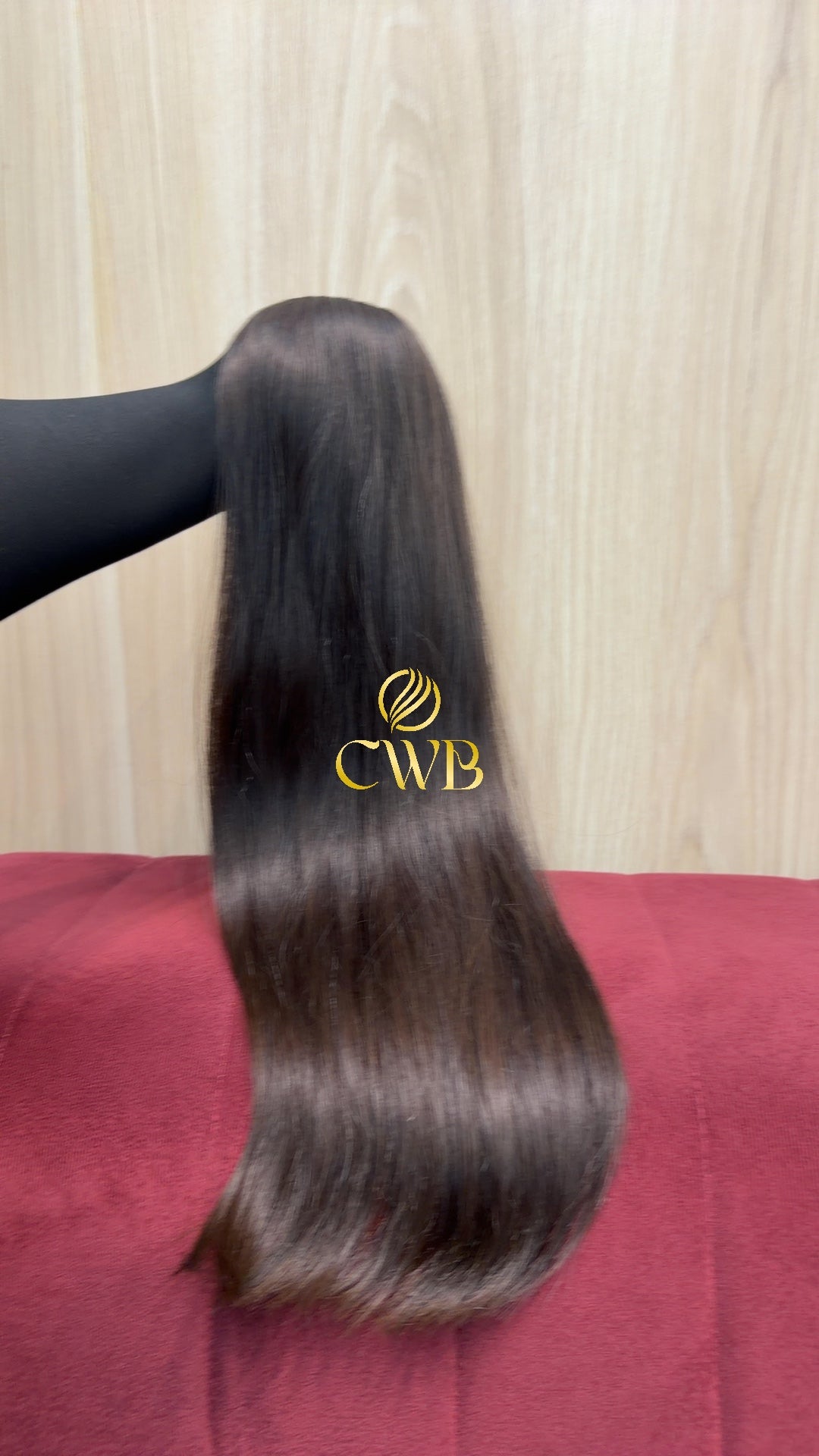 Cabelo castanho claro 59cm sendo medido — 131g brasileiro do Sul