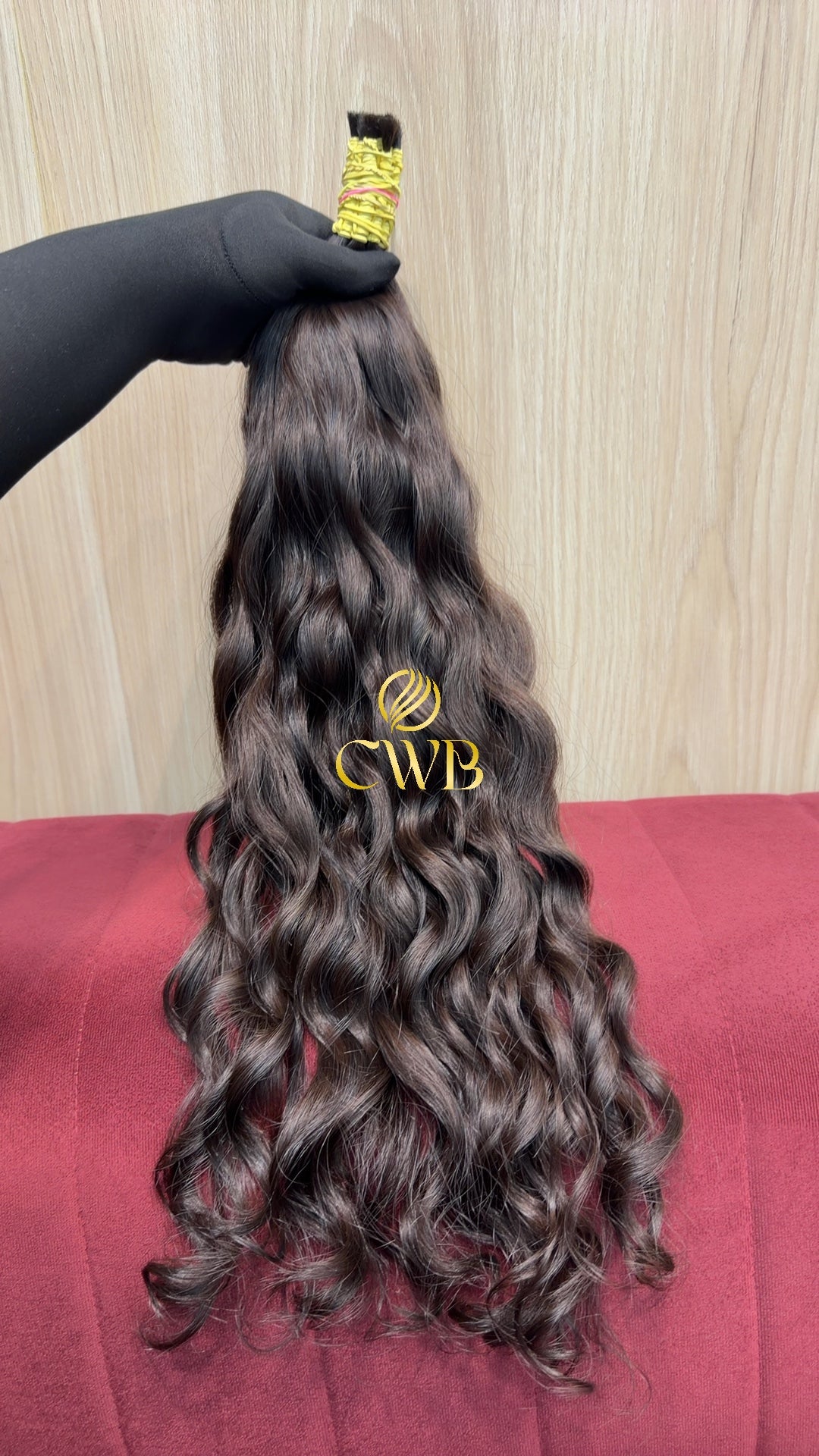 Textura do mega hair castanho médio ondulado natural CWB — peça única