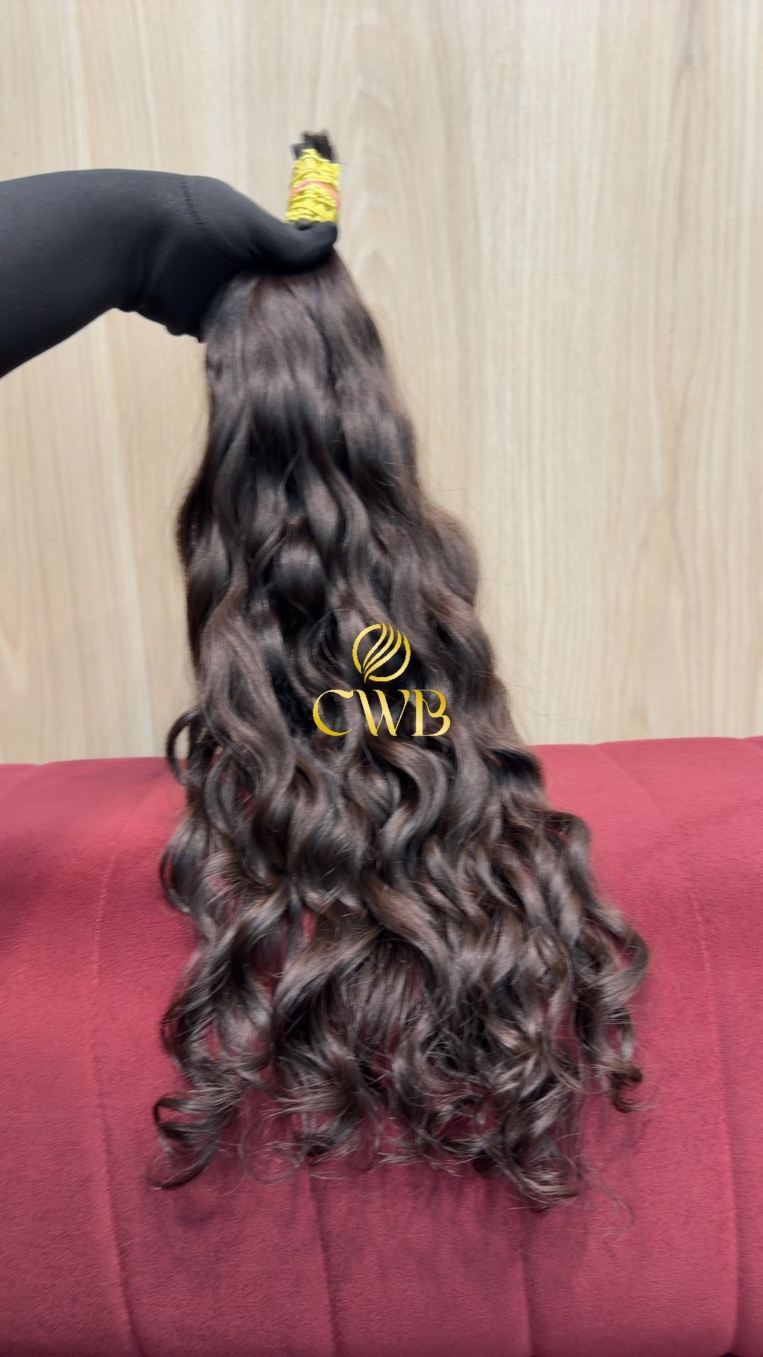 Mega hair castanho médio ondulado 59cm — peça exclusiva CWB