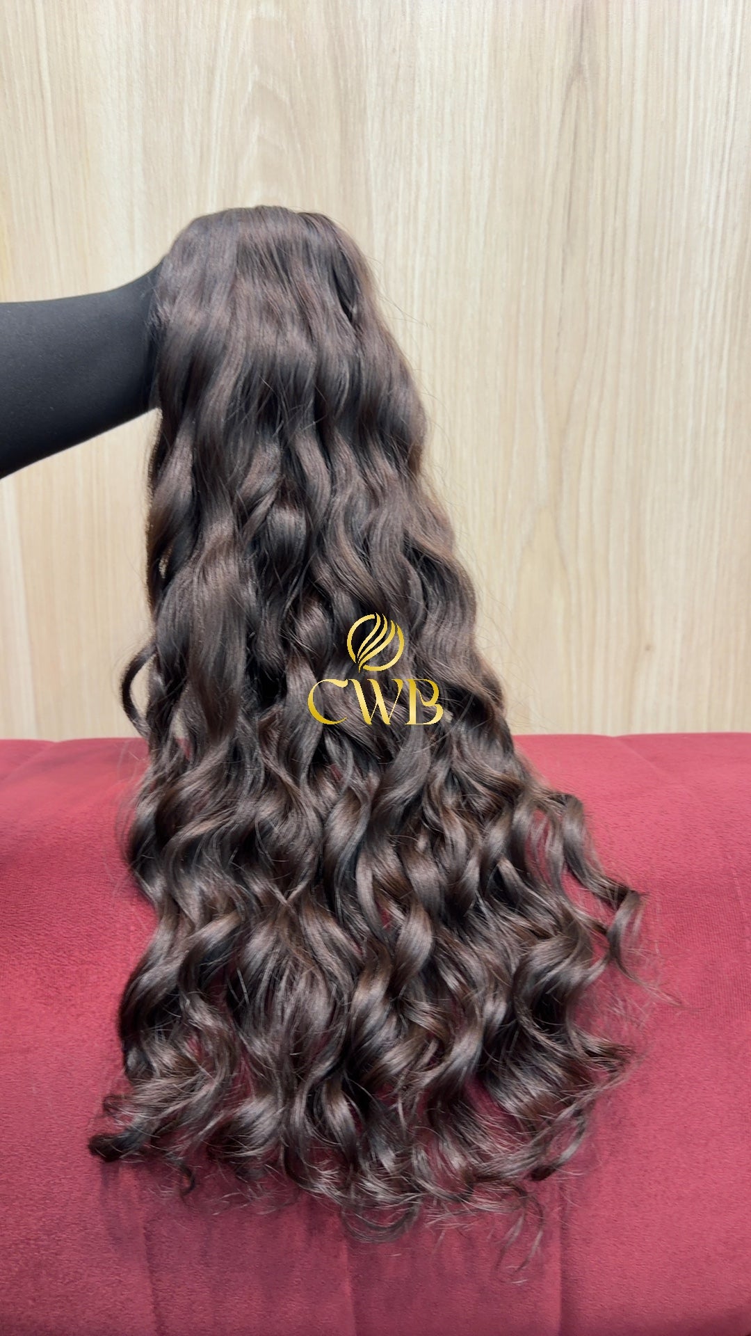 Cabelo castanho médio 59cm sendo medido — 168g brasileiro do Sul