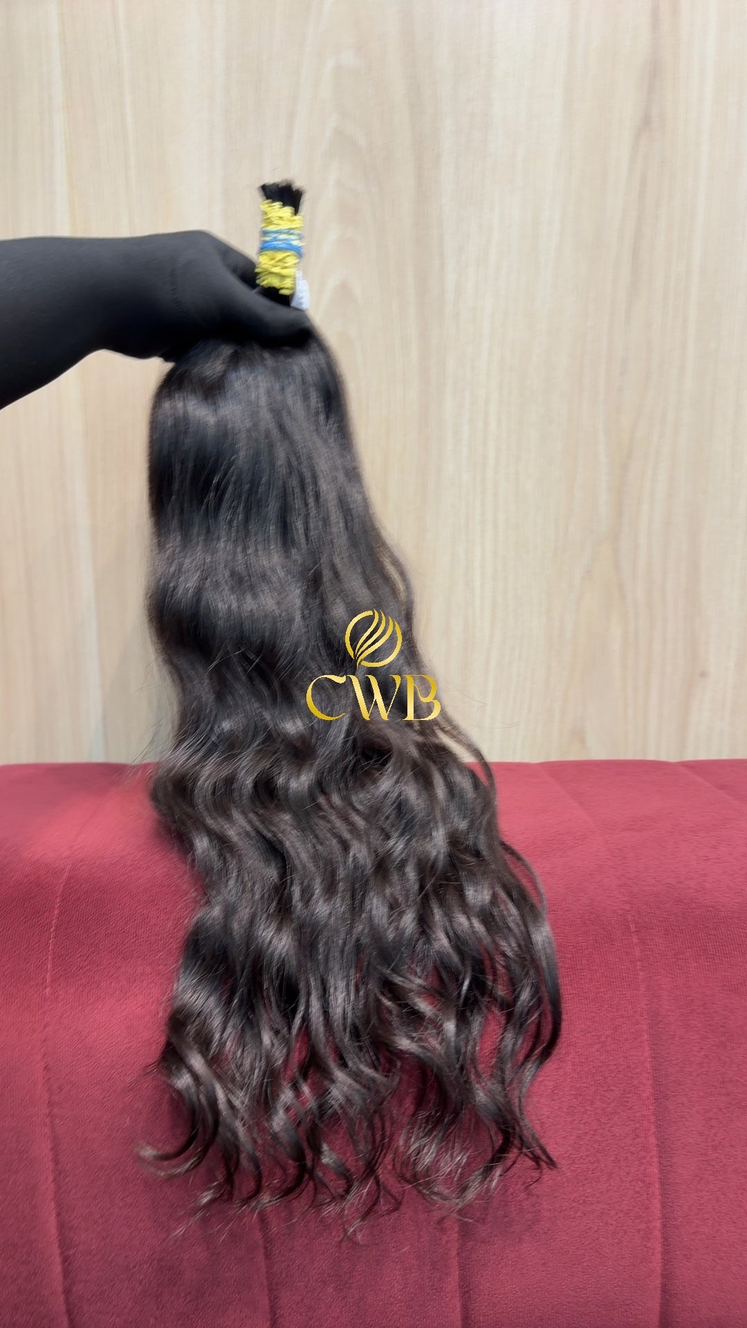 Textura do mega hair castanho escuro ondulado natural CWB — peça única