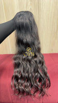 Cabelo humano natural castanho escuro ondulado 60cm 121g — mega hair peça única CWB, vista de trás