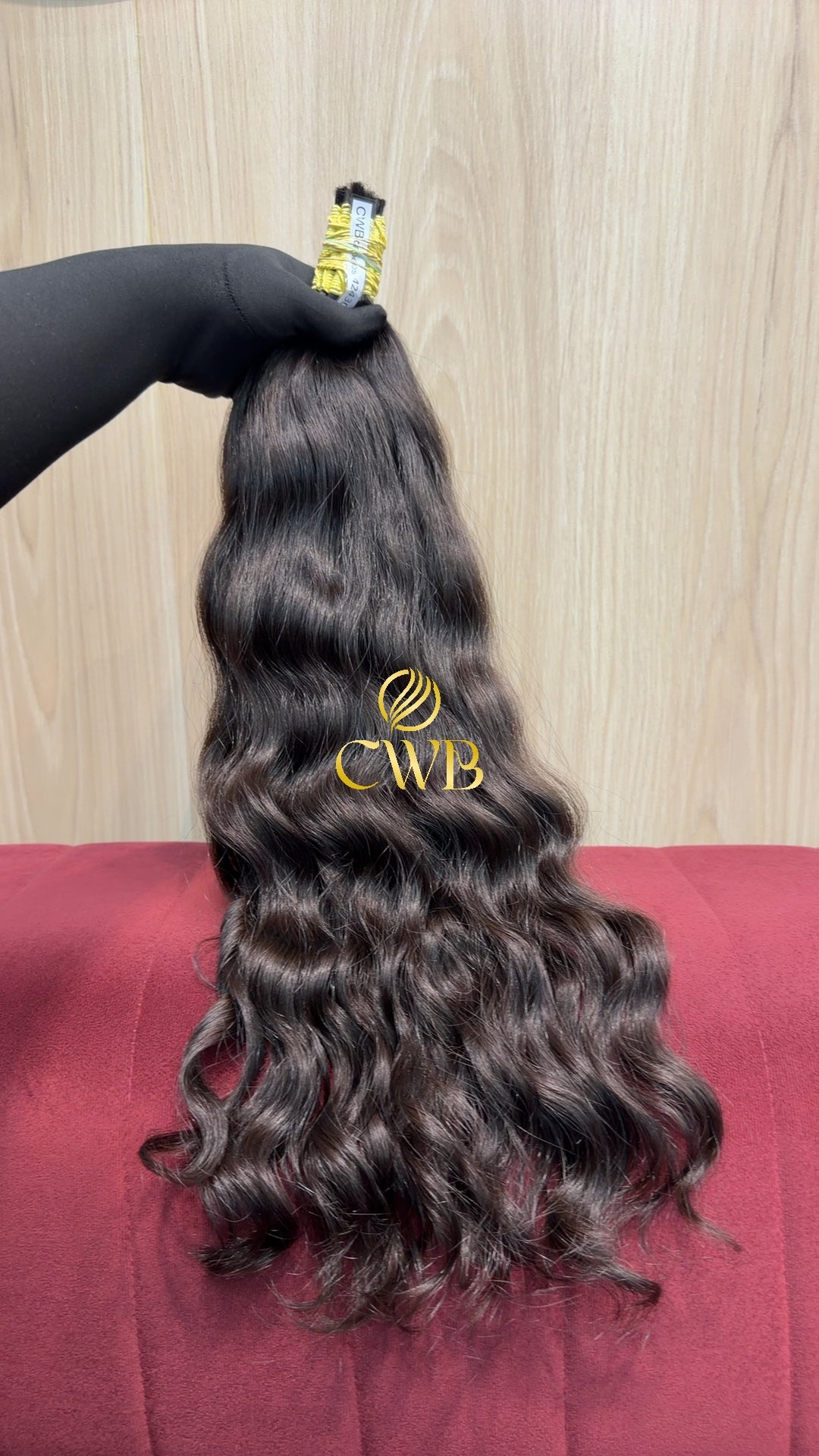 Textura do mega hair castanho médio ondulado natural CWB — peça única