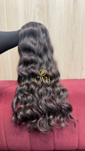 Cabelo humano natural castanho médio ondulado 58cm 193g — mega hair peça única CWB, vista de trás