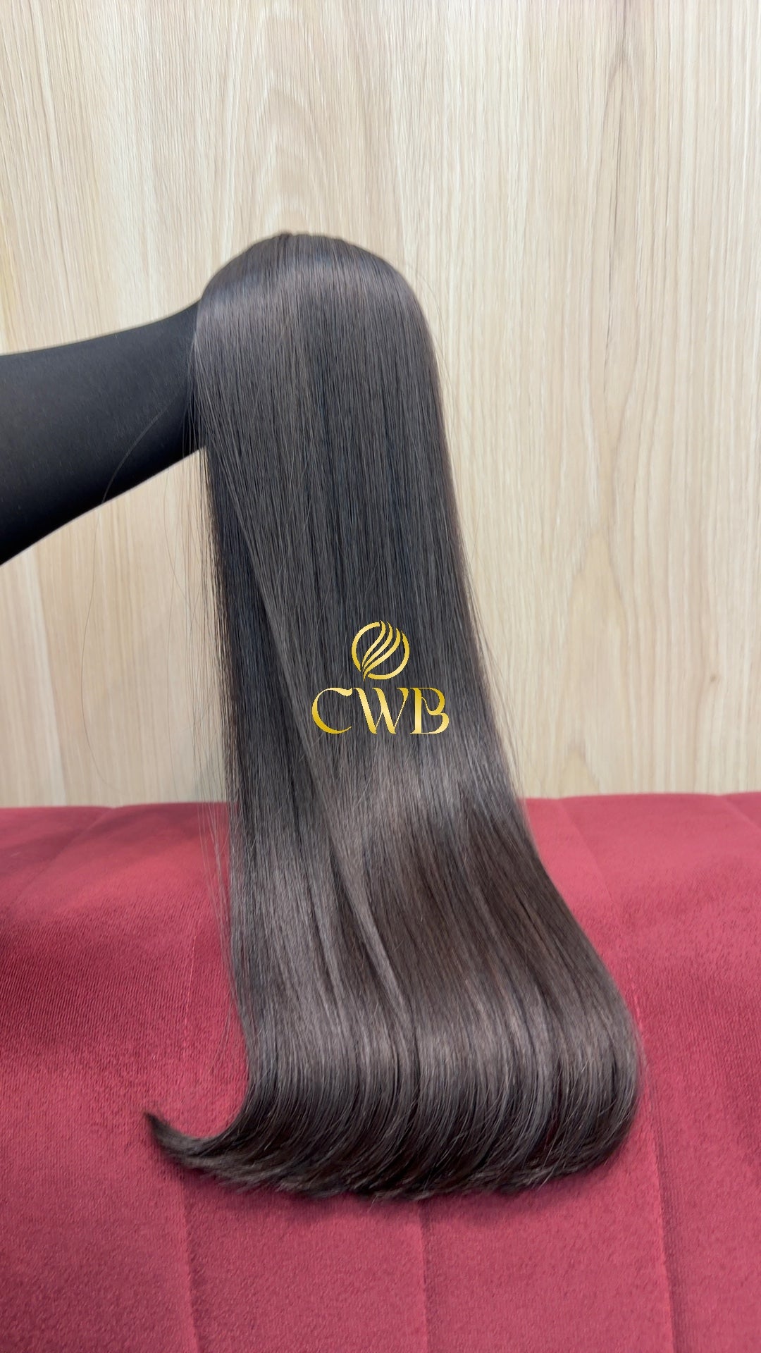 Cabelo castanho médio 60cm sendo medido — 126g brasileiro do Sul