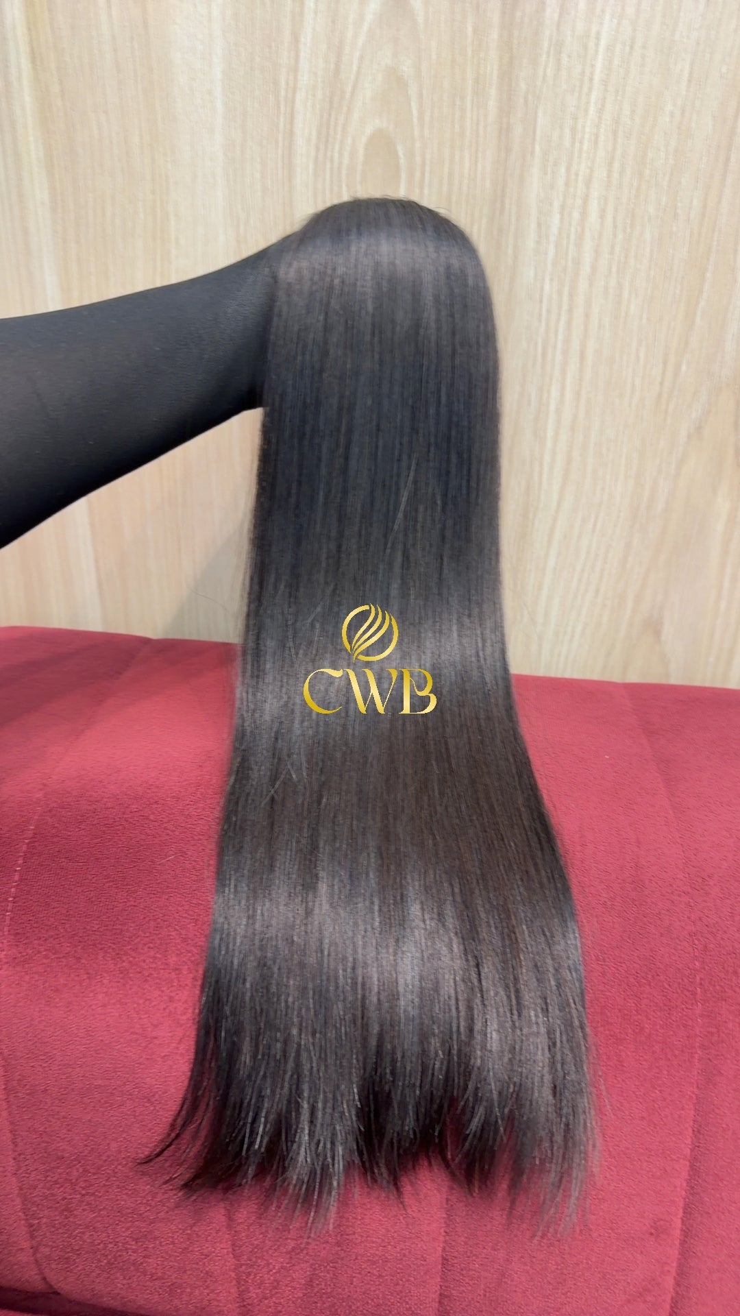 Cabelo humano natural castanho escuro liso 56cm 141g — mega hair peça única CWB, vista de trás