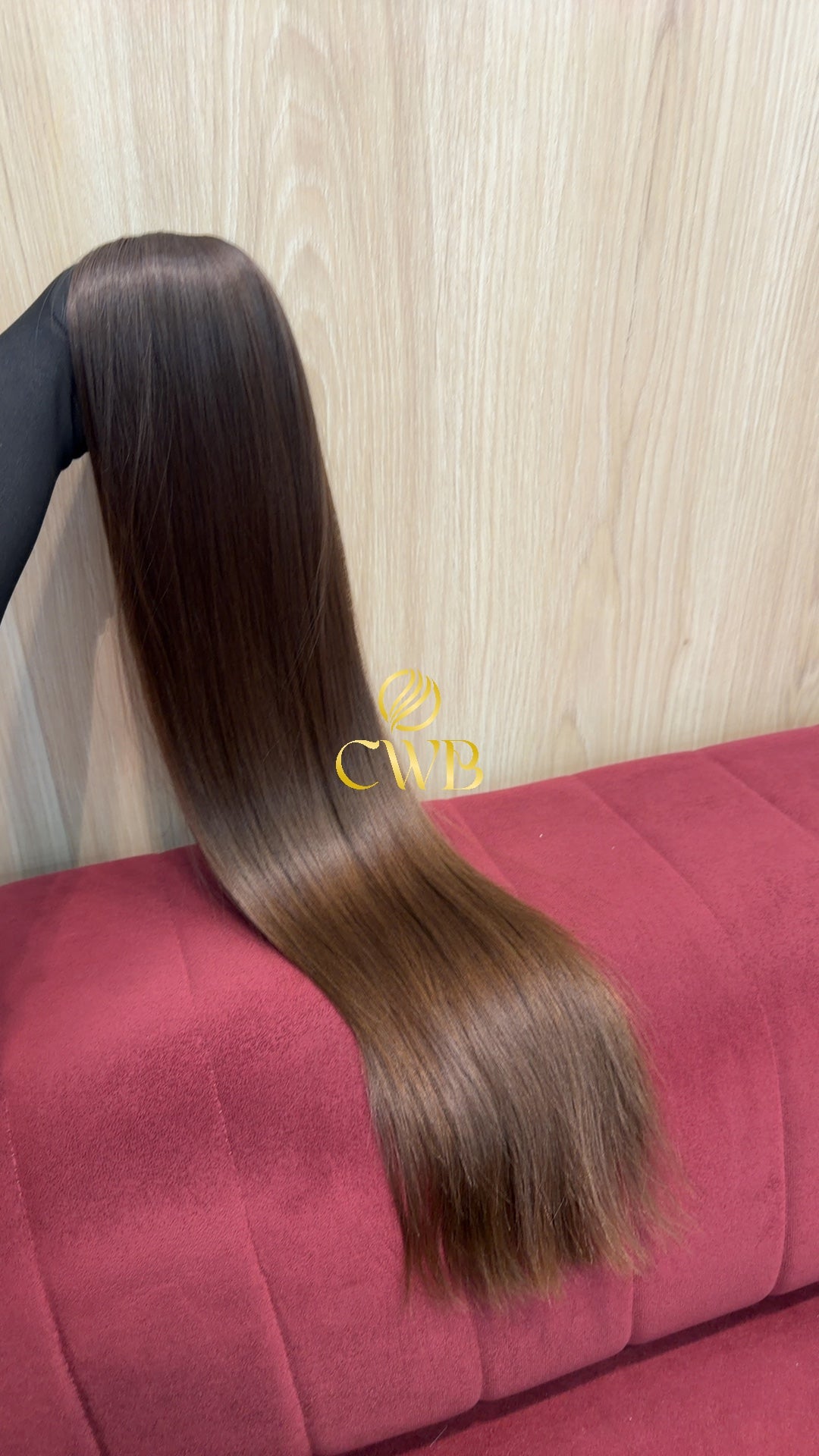 Detalhe do cabelo castanho claro liso 71cm — CWB Cabelos