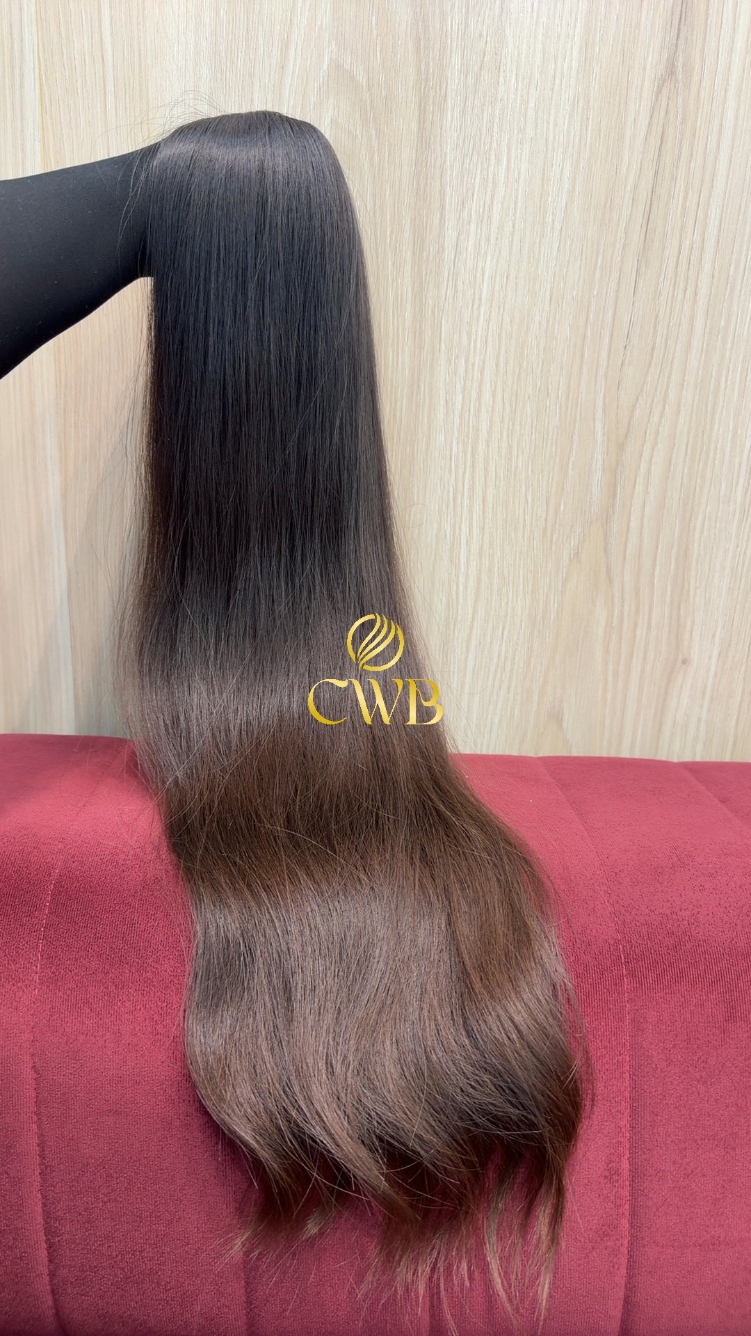 Cabelo castanho médio 78cm sendo medido — 170g brasileiro do Sul