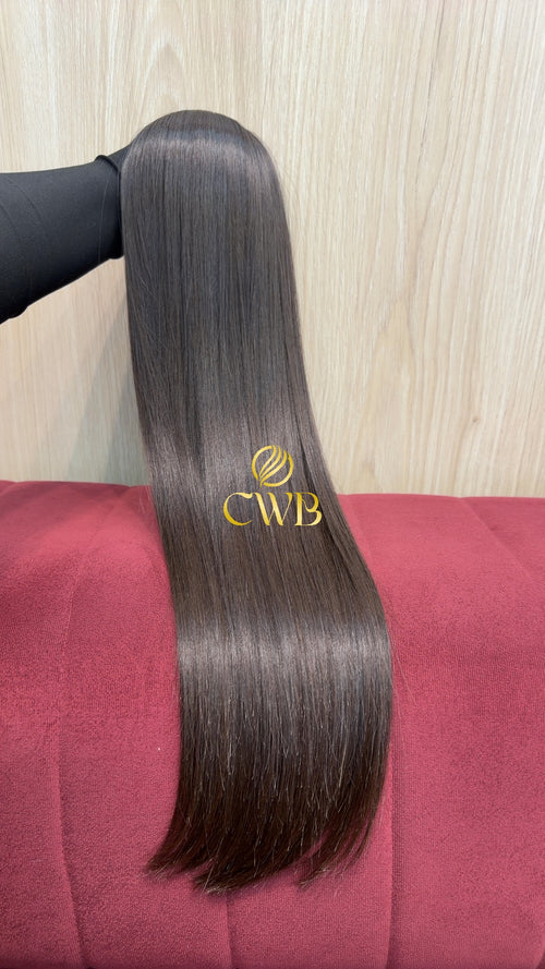 Cabelo humano natural castanho médio liso 64cm 148g — mega hair peça única CWB, vista de trás