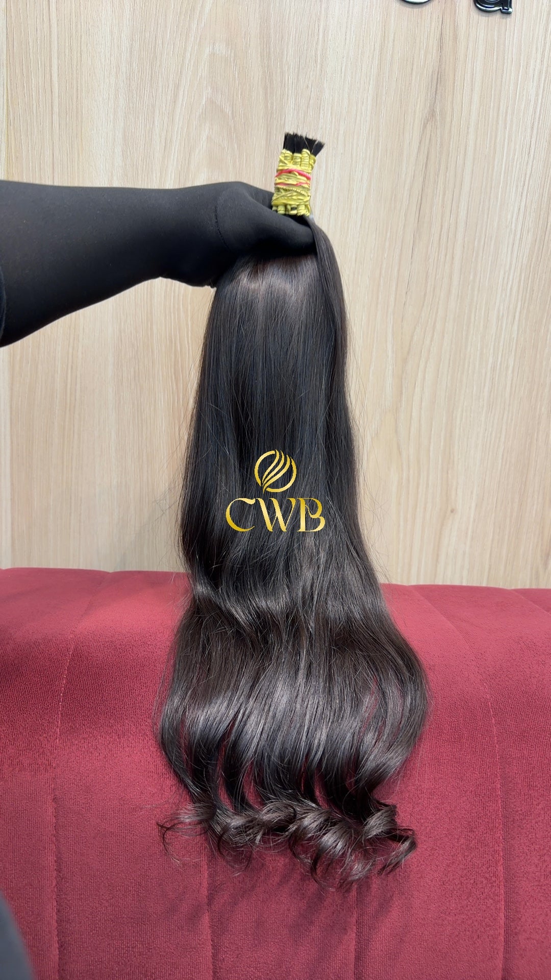 Cabelo castanho escuro 56cm sendo medido — 114g brasileiro do Sul