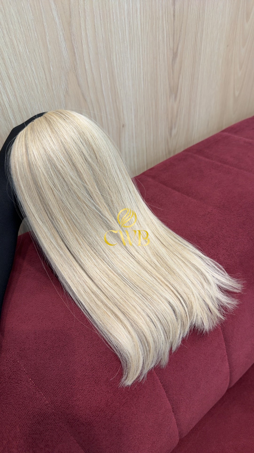 Detalhe do cabelo loiro descolorido mesclado 40cm — CWB Cabelos