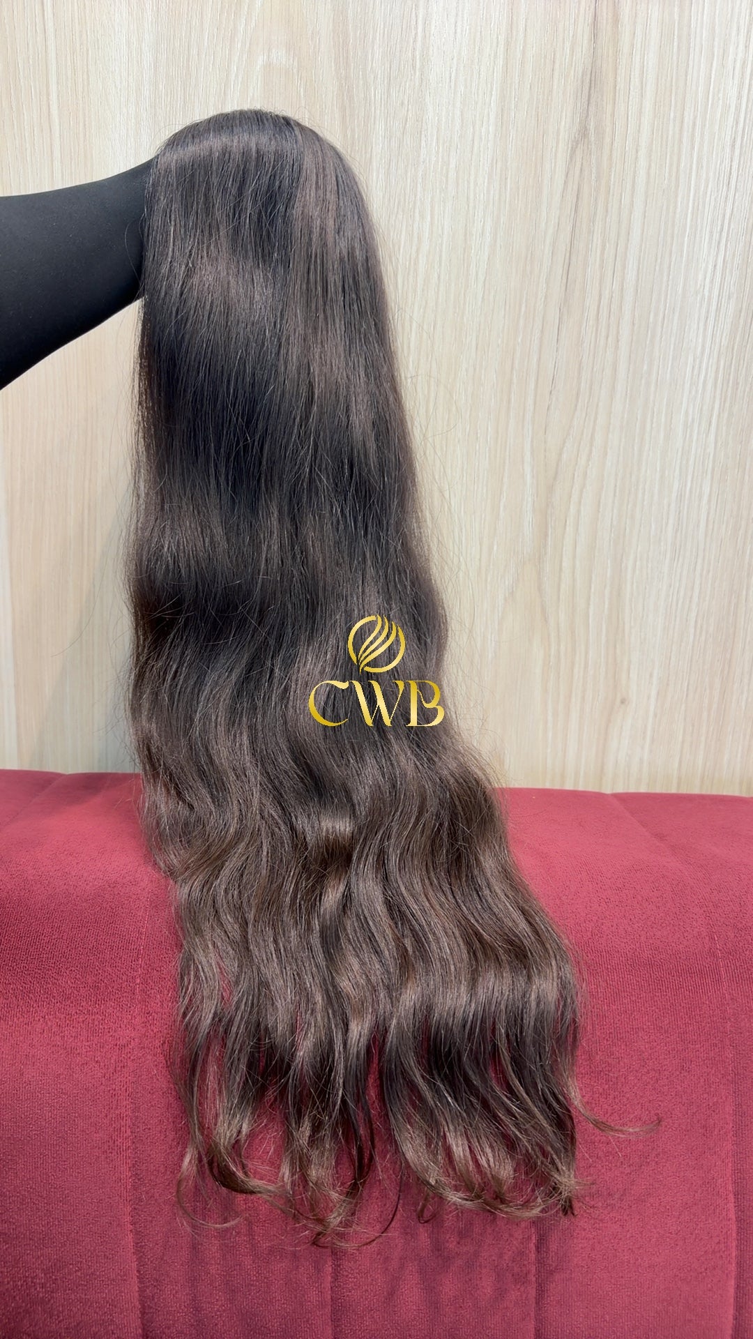 Cabelo humano natural castanho médio 72cm 137g — mega hair peça única CWB, vista de trás