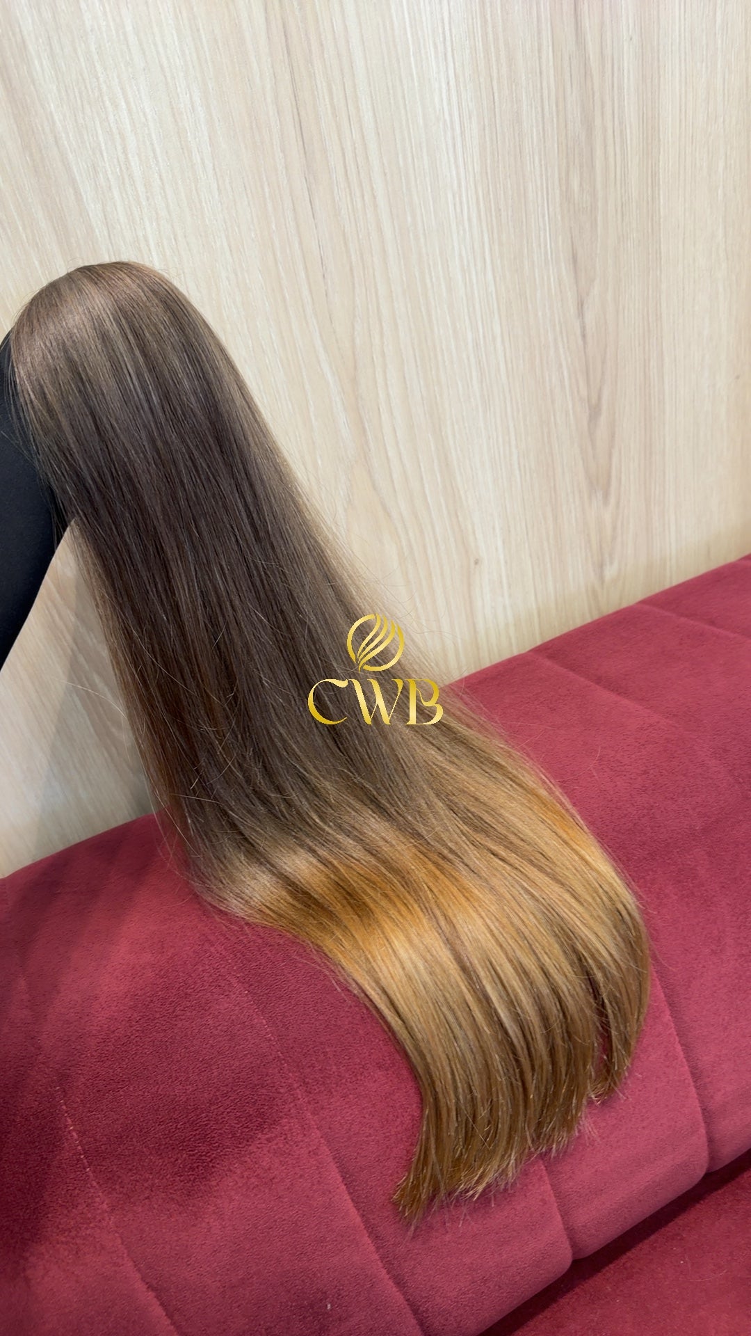 Detalhe do cabelo loiro claro liso 62cm — CWB Cabelos