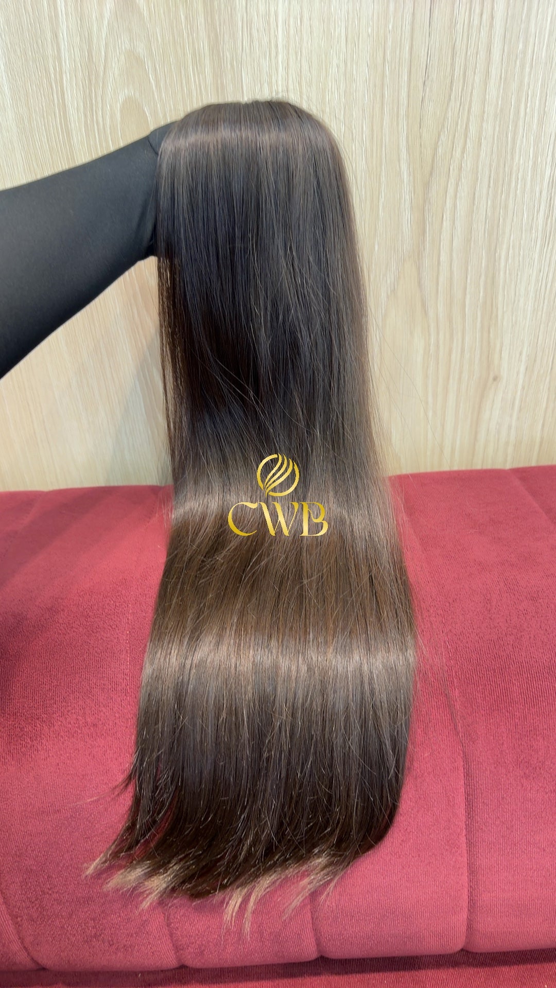 Cabelo humano natural castanho claro liso 64cm 149g — mega hair peça única CWB, vista de trás
