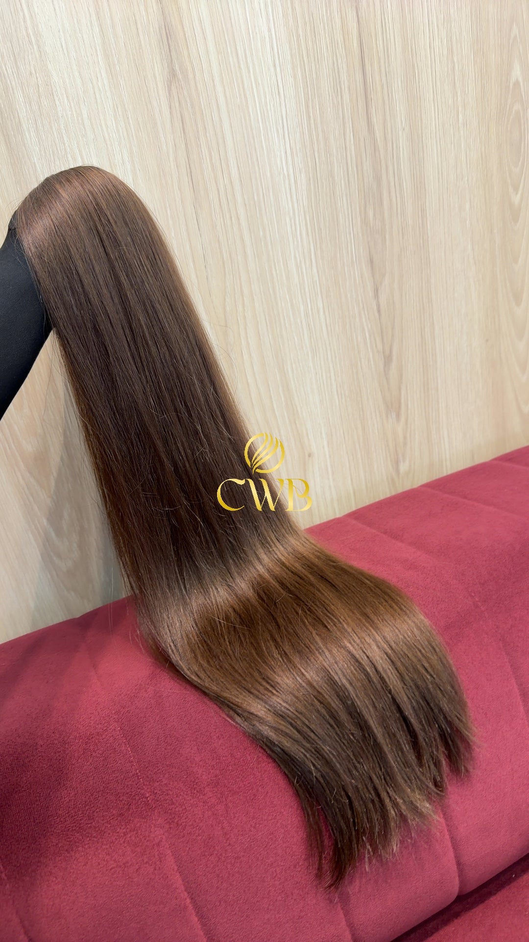 Detalhe do cabelo castanho claro liso 71cm — CWB Cabelos