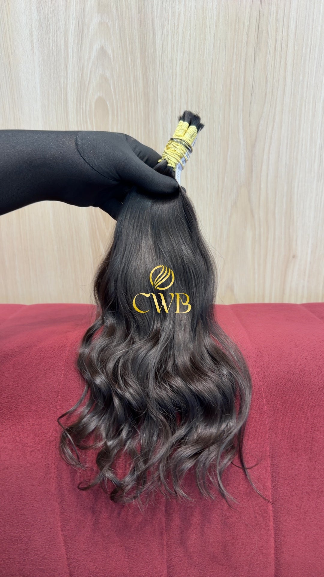 Textura do mega hair castanho escuro ondulado natural CWB — peça única