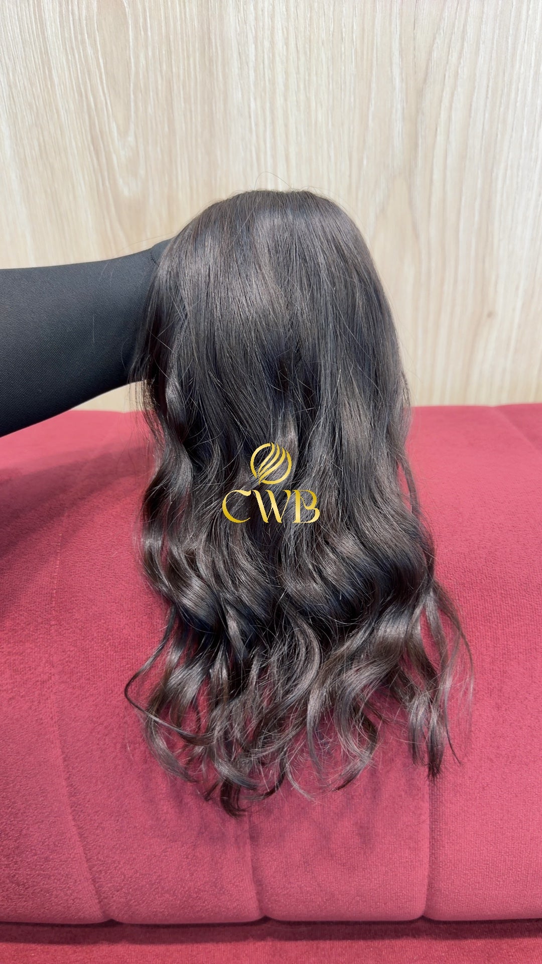 Cabelo castanho escuro 40cm sendo medido — 70g brasileiro do Sul