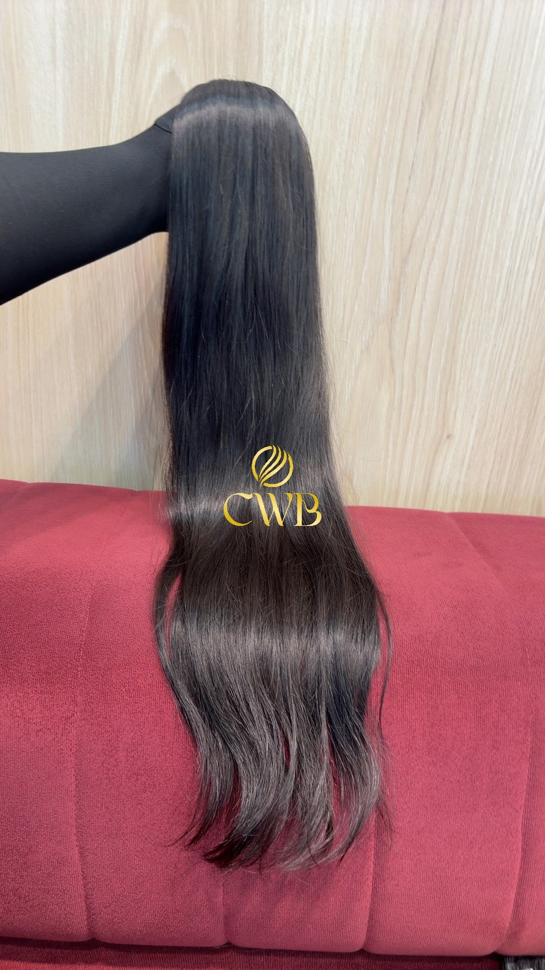 Cabelo humano natural castanho escuro ondulado 68cm 131g — mega hair peça única CWB, vista de trás