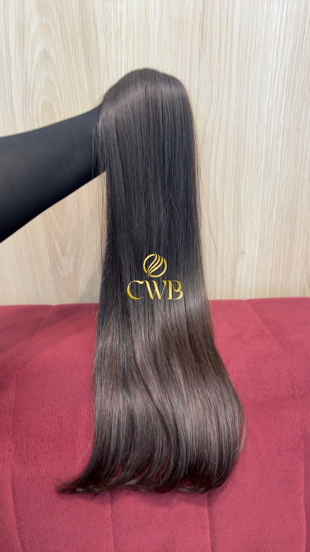 Cabelo castanho claro 59cm sendo medido — 90g brasileiro do Sul