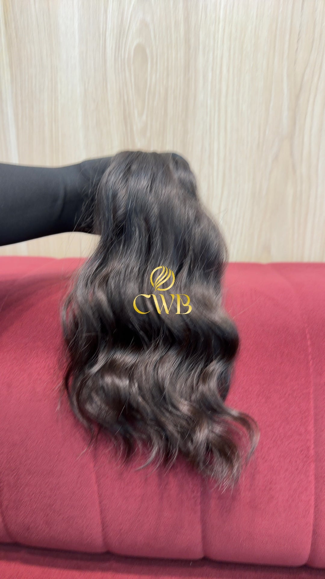 Cabelo castanho escuro 36cm sendo medido — 102g brasileiro do Sul