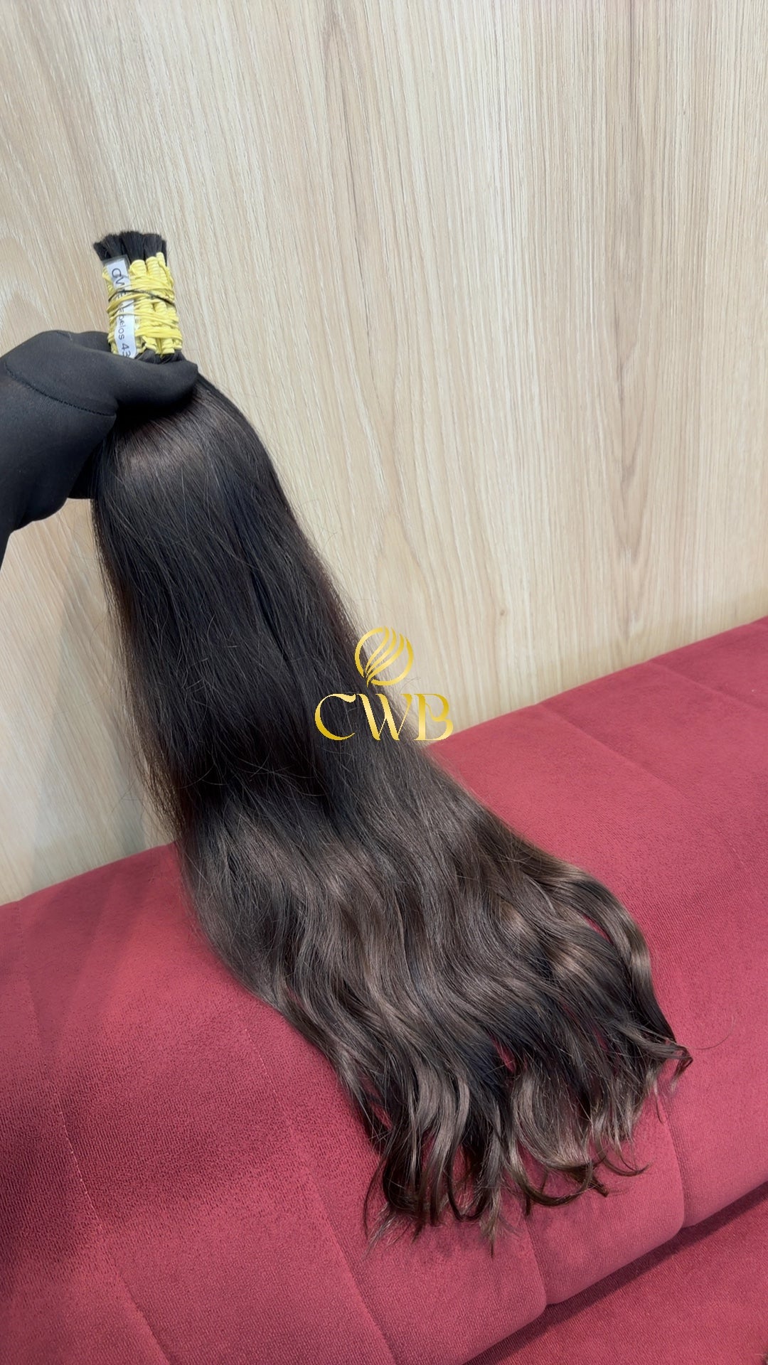 Cabelo castanho escuro natural 60cm 184g — CWB Cabelos Humanos