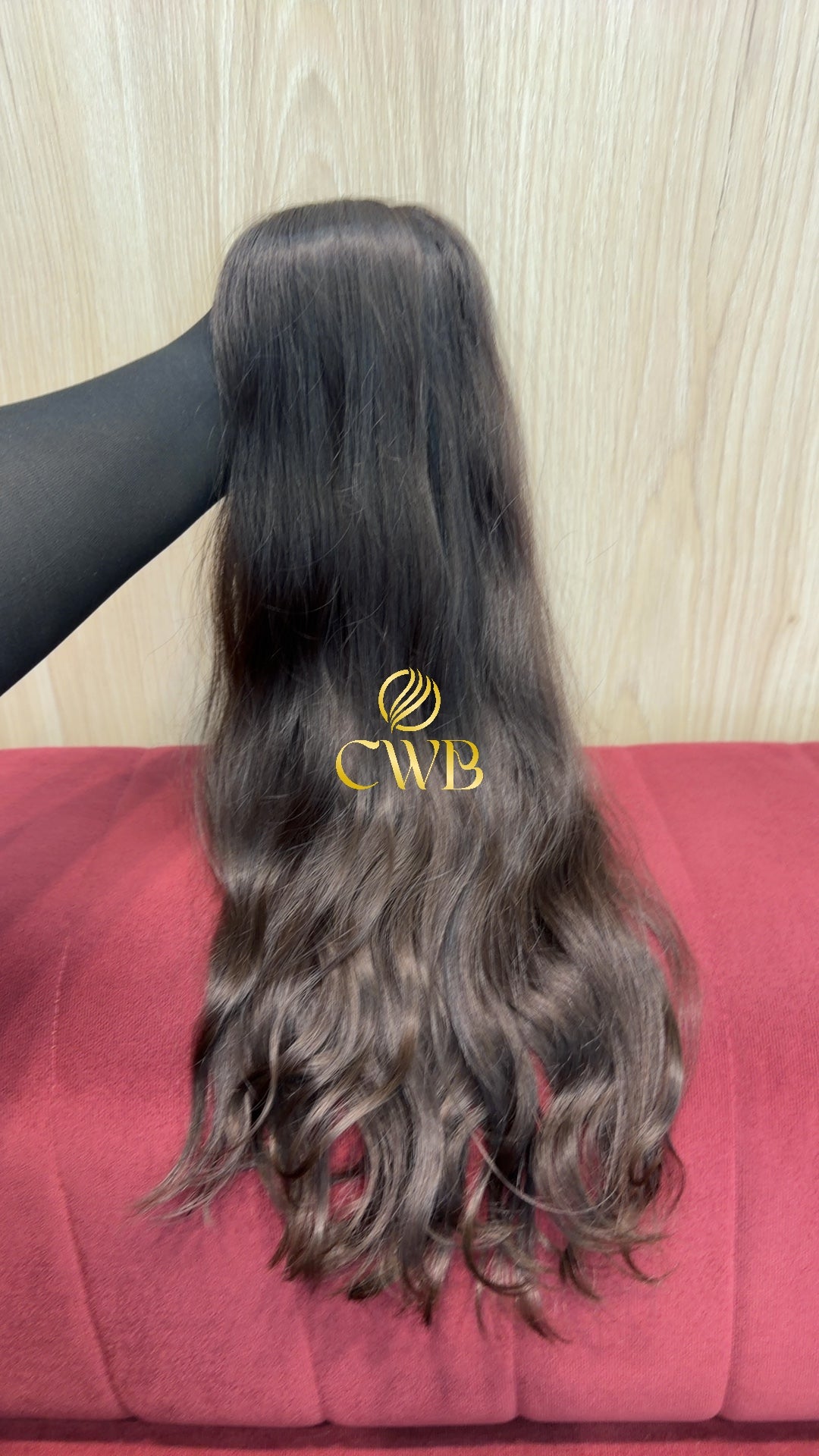 Cabelo castanho escuro 60cm sendo medido — 184g brasileiro do Sul