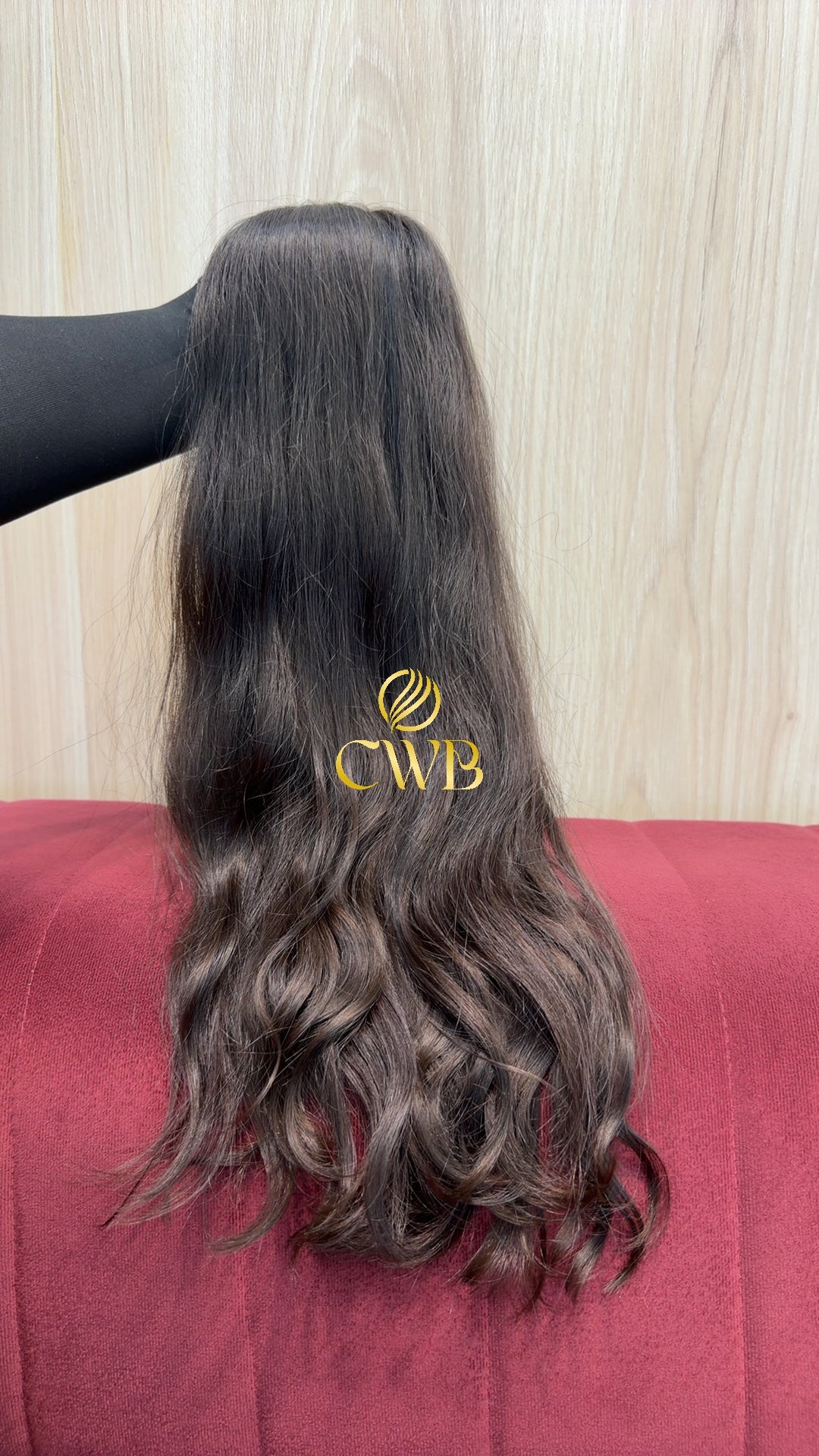 Cabelo humano natural castanho escuro ondulado 60cm 184g — mega hair peça única CWB, vista de trás