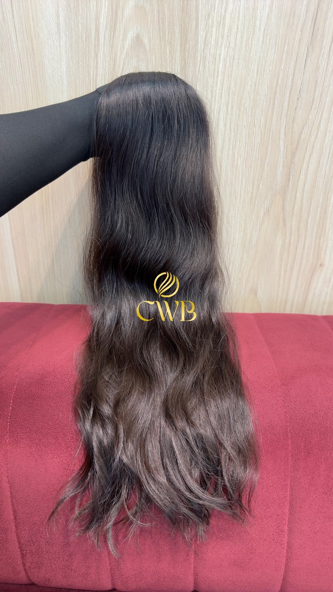 Cabelo castanho escuro 65cm sendo medido — 165g brasileiro do Sul