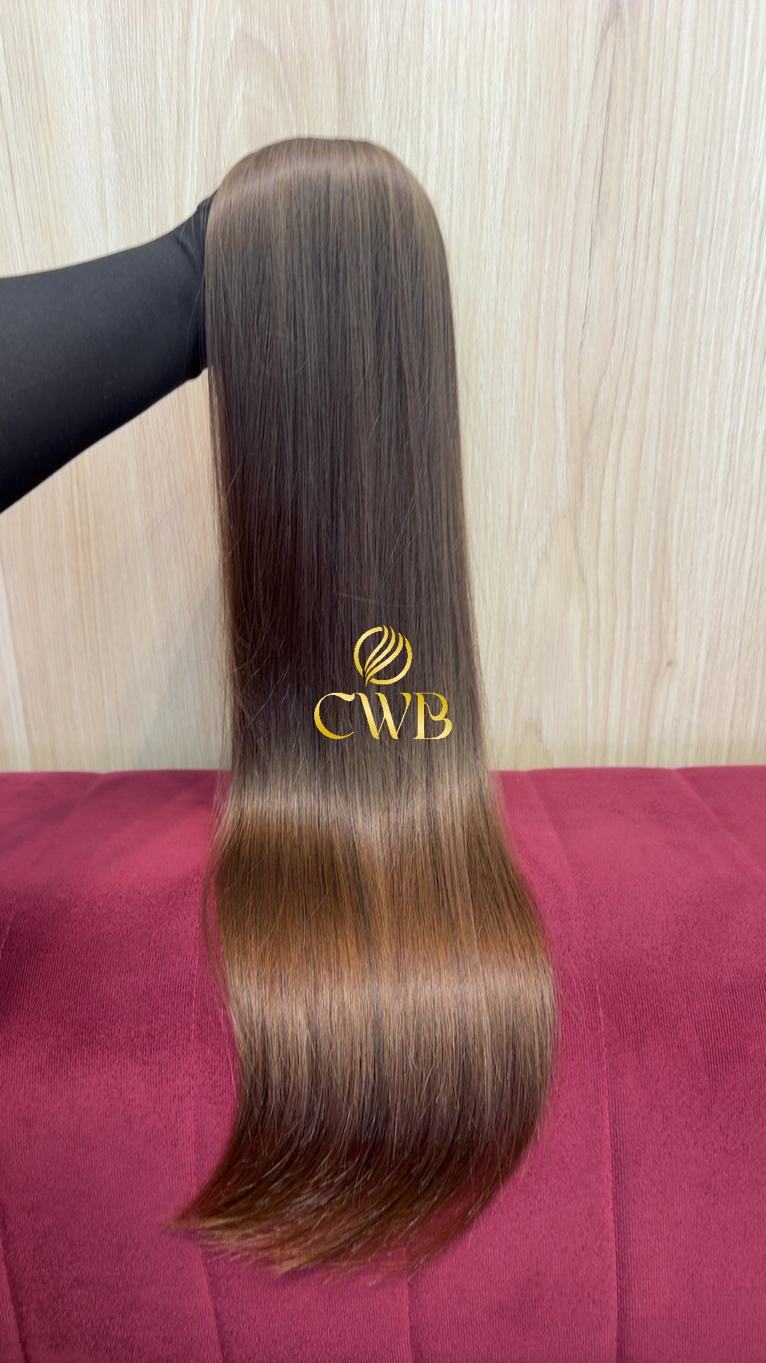 Cabelo loiro médio 70cm sendo medido — 128g brasileiro do Sul