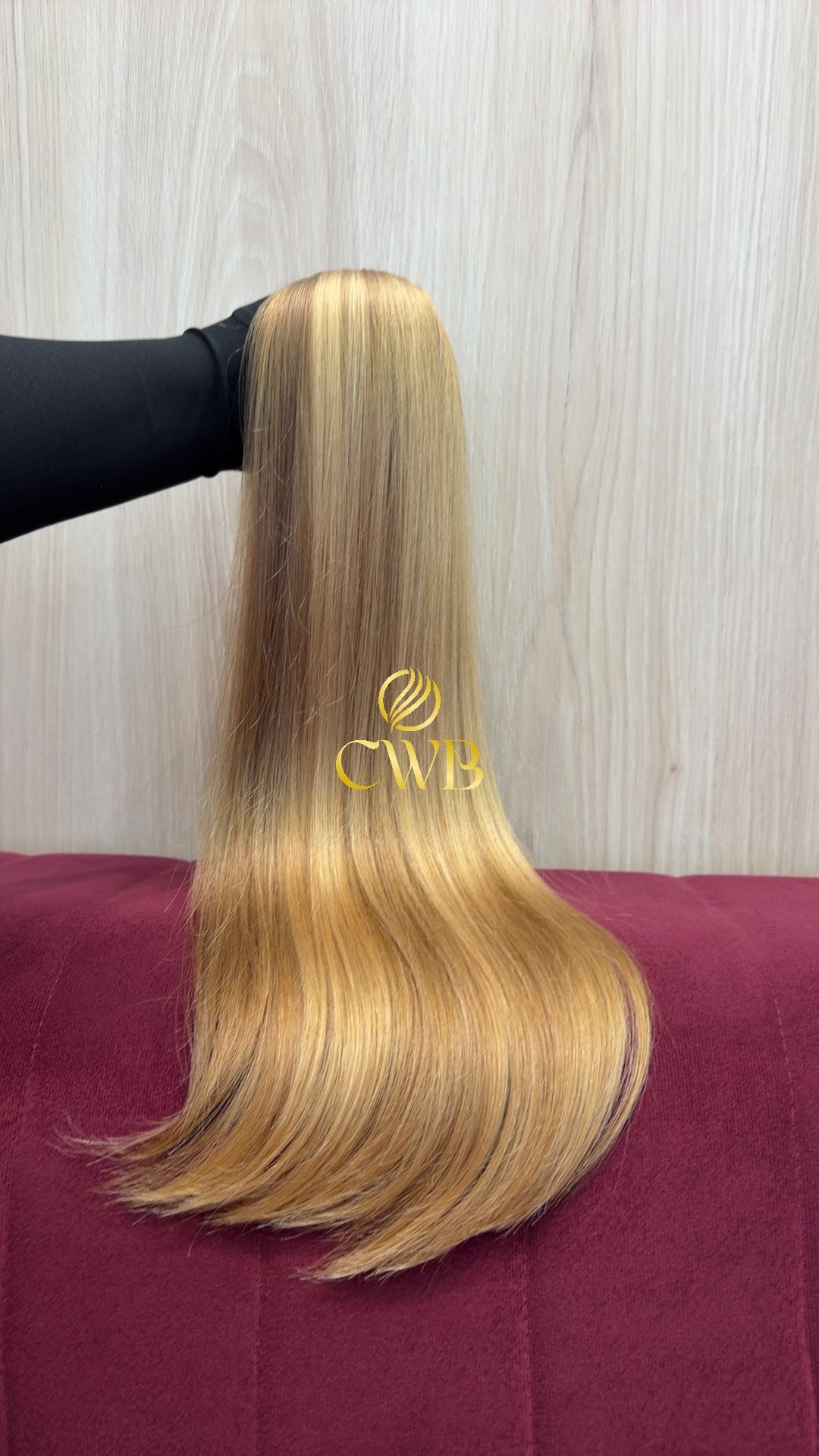 Cabelo loiro claríssimo 59cm sendo medido — 120g brasileiro do Sul