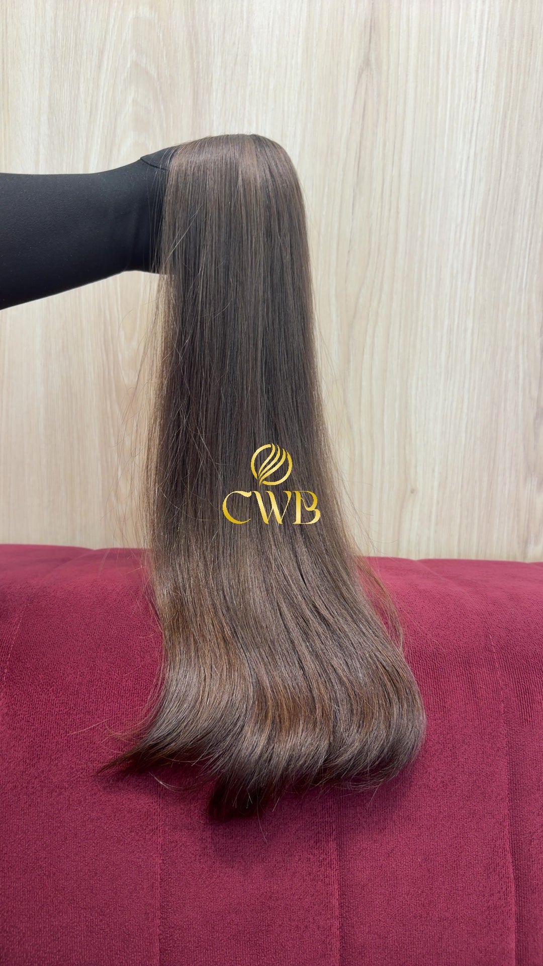 Cabelo humano natural loiro médio liso 54cm 75g — mega hair peça única CWB, vista de trás