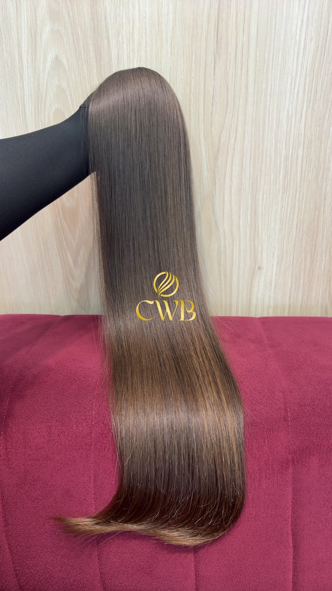 Cabelo loiro médio 67cm sendo medido — 90g brasileiro do Sul