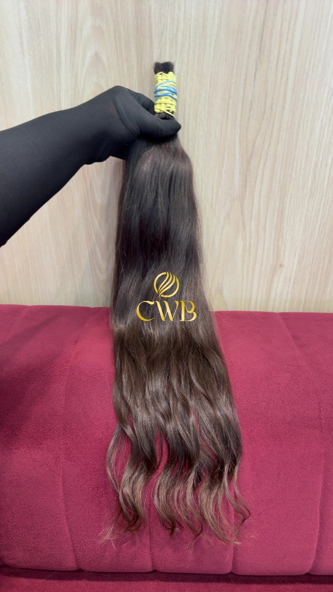 Textura do mega hair castanho claro ondulado natural CWB — peça única
