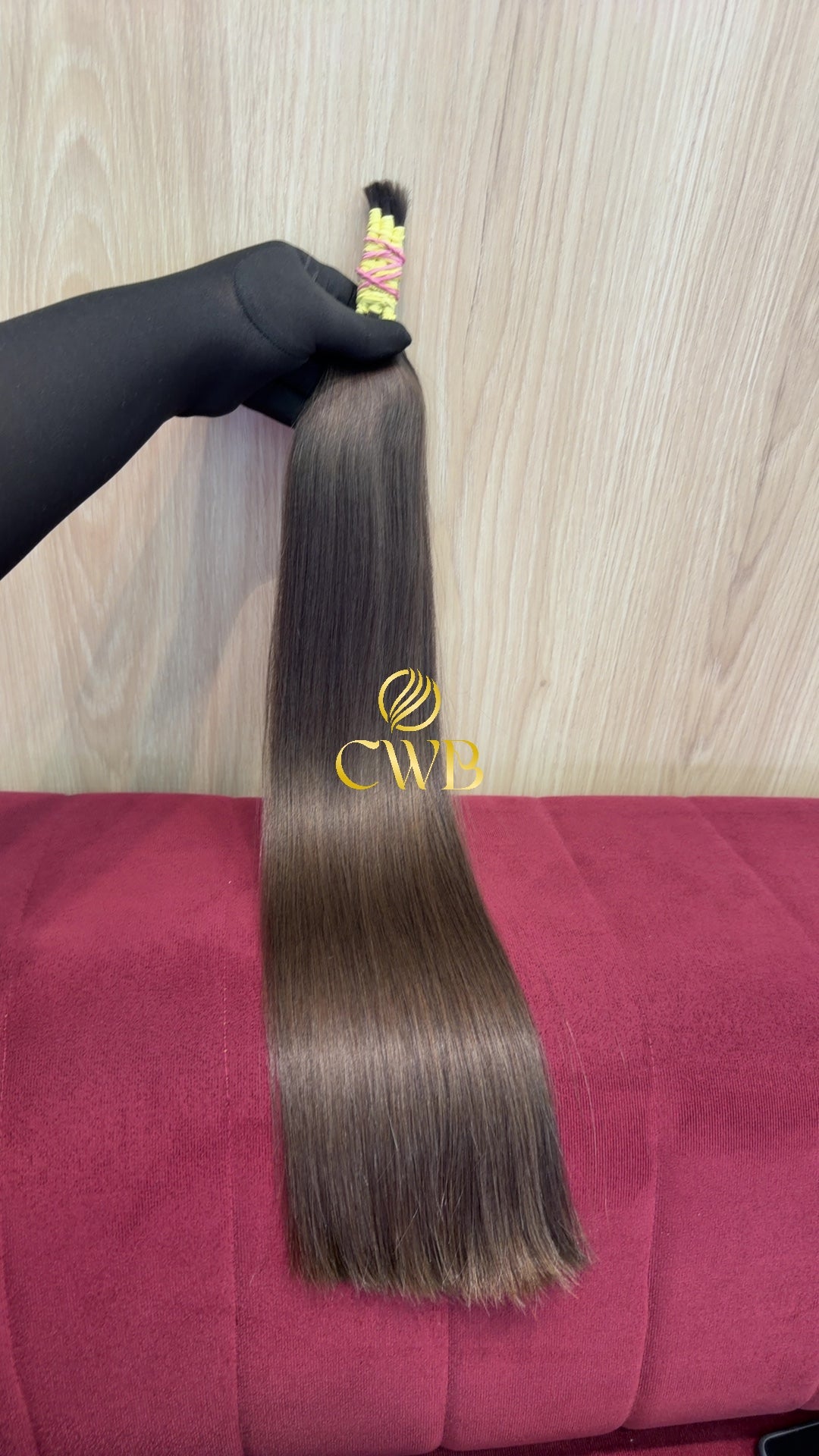Textura do mega hair loiro escuro liso natural CWB — peça única